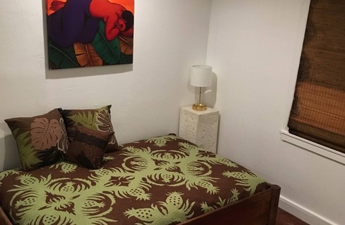 Waimanalo Beach Cottage | Quiet Cottage a Block from the Beach