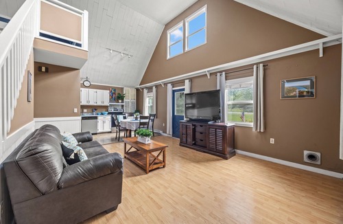 Bath House | Quiet cottage in the country with WiFi, AC