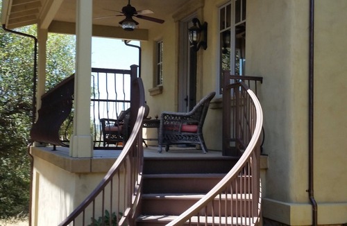 Altaville Cottage | Quiet Cottage On The Golf Course
