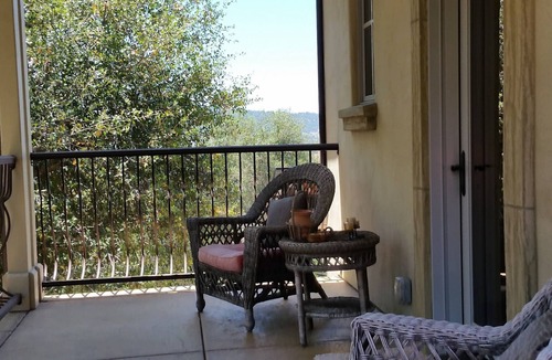 Altaville Cottage | Quiet Cottage On The Golf Course