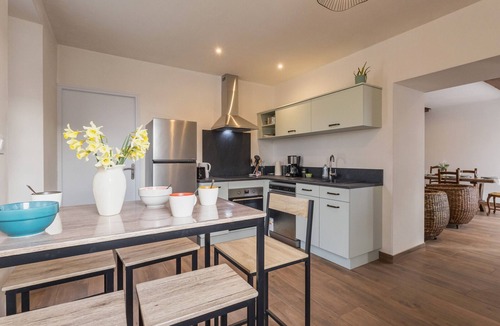 Nort-sur-Erdre Cottage | Quiet cottage with terrace, near Nantes