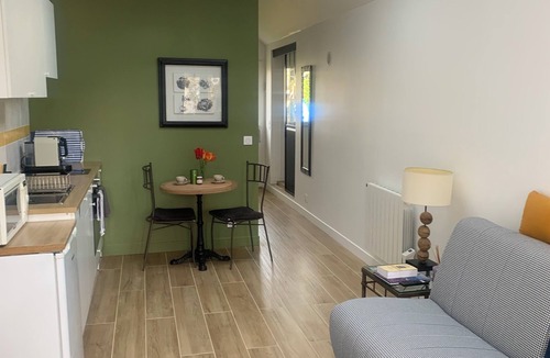 Auray House | Quiet cottage with garden