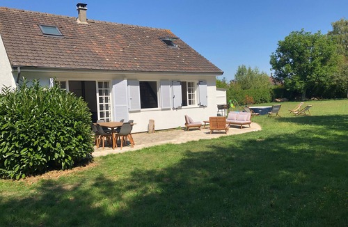 La Chapelle-en-Vexin House | Quiet country house