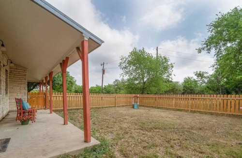 Oatmeal House | Quiet country charm 4-bedroom home with nature all around