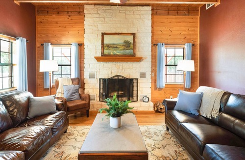 Oatmeal House | Quiet country charm 4-bedroom home with nature all around