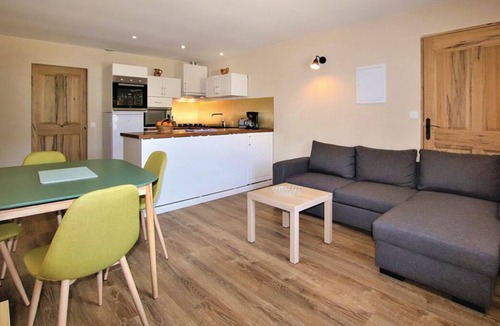 Mormoiron Villa | Quiet country cottage with private pool