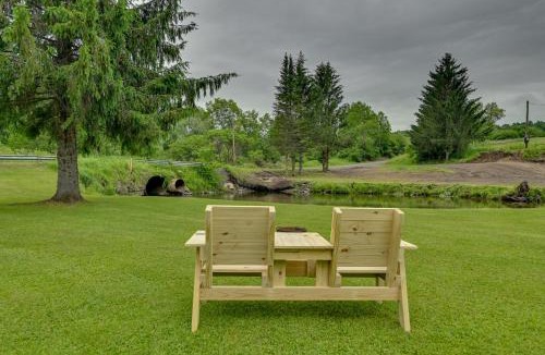 West Edmeston House | Quiet Country Escape Fire Pit, Fish On-Site!