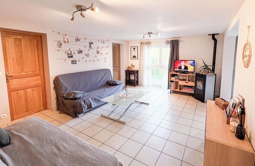 Cintheaux Apartment | Quiet country & family gîte 20min from Caen