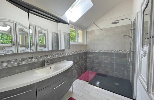 La Gonfriere Cottage | Quiet country house with garden, pets allowed