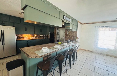 Los Chaves House | Quiet Country Getaway ,quiet, and spacious getaway
