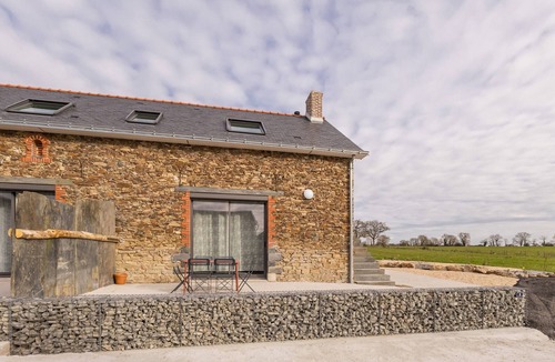 Nort-sur-Erdre Cottage | Quiet Country House with Terrace, 3 Bedrooms