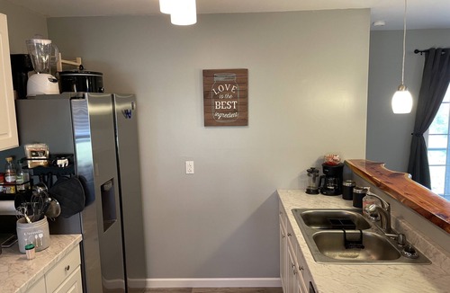 Bedford House | Quiet Country Home @ Dragonfly Ridge - Bring Pets!