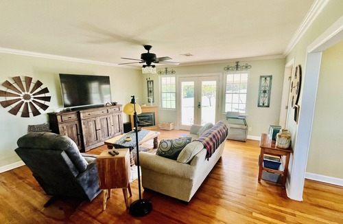 Milfay House | Quiet Country Home overlooking the beautiful Oklahoma skies