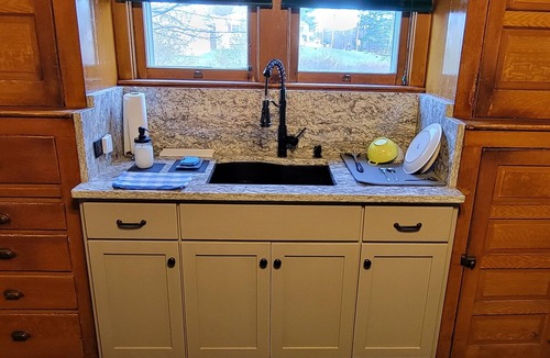 Barnesville House | Quiet Country Home with Garage