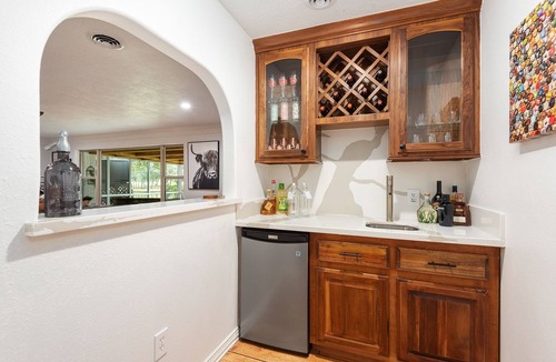 La Marque House | Quiet Country Home with several inside/outside entertainment activities to enjoy