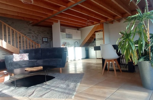 Jans House | Quiet country house located halfway between Rennes and Nantes.