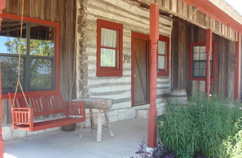 Seguin House | Quiet country life 10 minutes to New Braunfels or San Marcos