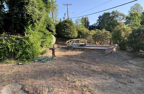 Duarte House | Quiet Country living 1 bedroom guesthouse Huge oak trees pets ok, horse property