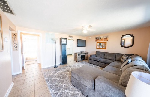 Manhattan House | Quiet Country Retreat MHK