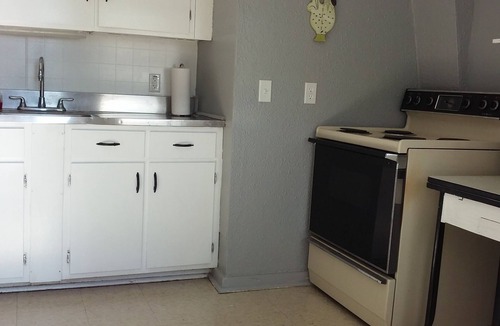 Ripley Apartment | Quiet, country setting on a working grape farm.