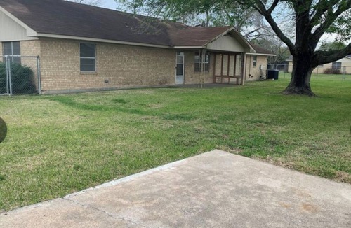 Schulenburg Bed & Breakfast | Quiet country side home living. A hop, skip and jump away from ATX/HTX/SATX. :)