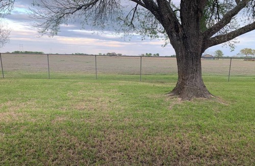 Schulenburg Bed & Breakfast | Quiet country side home living. A hop, skip and jump away from ATX/HTX/SATX. :)