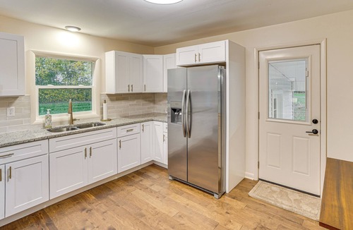 Cunningham Cottage | Quiet Country Stay: Modern Home Near Paducah
