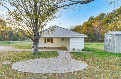 Cunningham Cottage | Quiet Country Stay: Modern Home Near Paducah