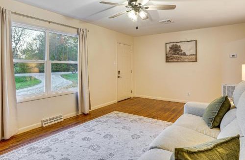 Cunningham House | Quiet Country Stay: Modern Home Near Paducah