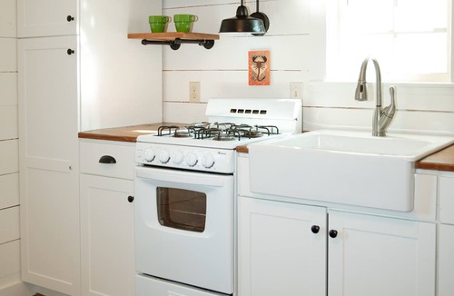 Fayetteville House | Quiet Country Stay Near RT | Shop+Relax+Unwind