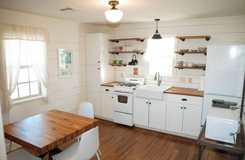 Fayetteville House | Quiet Country Stay Near RT | Shop+Relax+Unwind