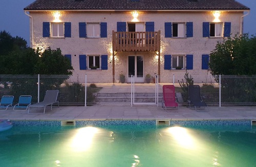 Lorignac House | Quiet countryside between vineyards and forest! - Sleeps 14