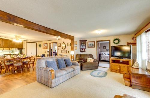 Weaubleau House | Quiet Countryside Weaubleau Home w/Patio & Grill!