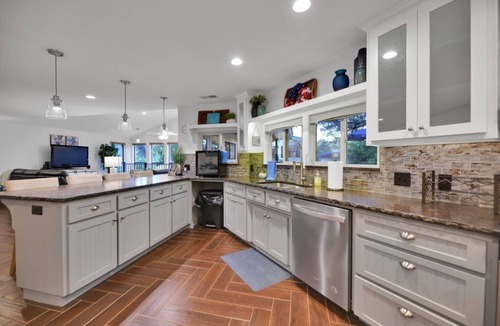 Kingsland House | Quiet Cove Close to Open Water with new Hot Tub