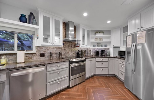 Kingsland House | Quiet Cove Close to Open Water with new Hot Tub