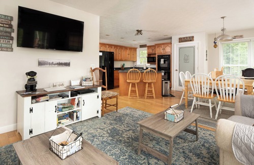 New Tazewell House | Quiet Cove on the Quiet Side of the Lake