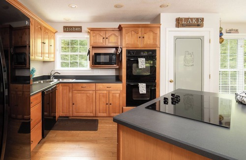 New Tazewell House | Quiet Cove on the Quiet Side of the Lake