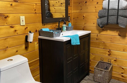 Fort Ann Apartment | Quiet, cozy apartment….Centrally located!