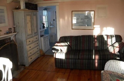 Truro Cottage | Quiet, Cozy Cottage at Corn Hill Beach