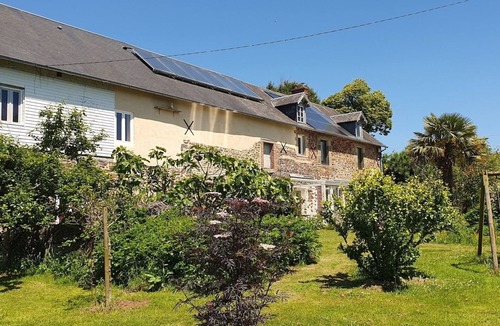 Ver Cottage | Quiet cozy cottage with a large garden