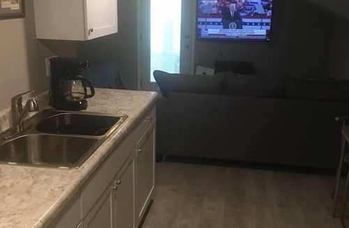 Gibson Apartment | quiet, cozy, country loft close to everything