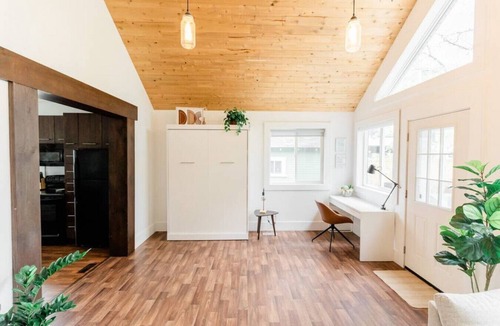 Winnipeg House | *Quiet Cozy Home | Large Yard | 3 min to Downtown*