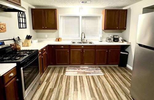 Port Neches House | Quiet & Cozy in 3BR 2BA