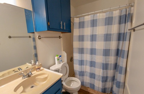 Round Rock House | Quiet, Cozy Private Home with spacious backyard, mins to major shops, highways