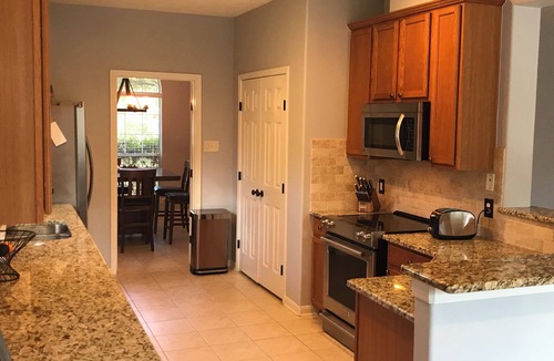 Alden Bridge House | Quiet cul-de-sac in The Woodlands, Huge fenced backyard