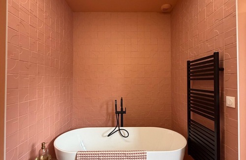 Calais Apartment | Quiet design loft - near Tunnel - telecommuting