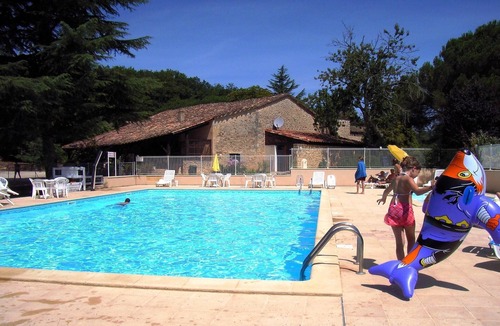 Gavaudun Ski Chalet | Quiet Dordogne Escape