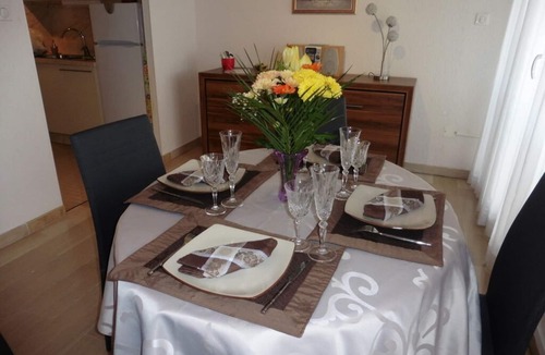 Avignon Apartment | Quiet downtown apartment +/- garage