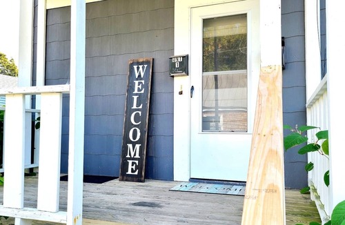 Waterville Apartment | Quiet Downtown Apt w/Fireplace