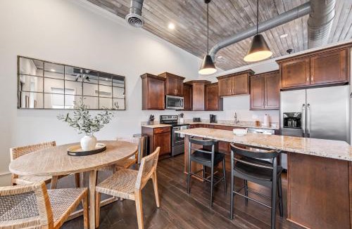 Macon Apartment | Quiet Downtown Loft - Walk to Dining and Coffee